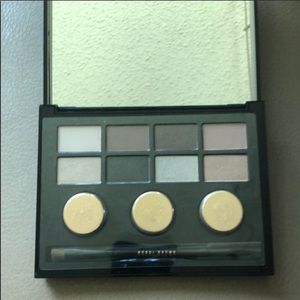 Bobbie Brown  Lux Edition Eye pallet. New!